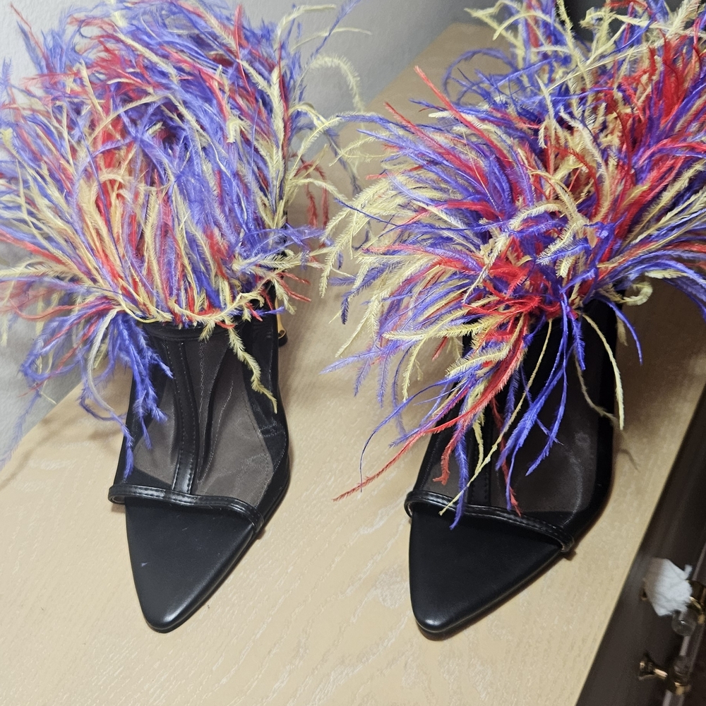 AKIRA Black Heels with Multicolor Feathers